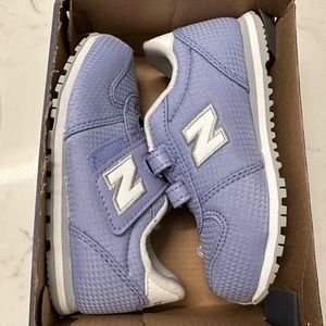NEW unworn purple New Balance sneaker KIDS TODDLER 9 M